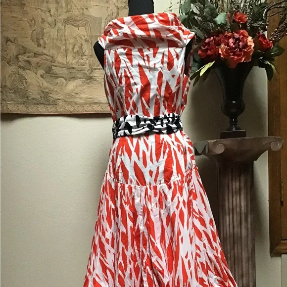 Diane Von Furstenberg Red and White V-Neck Fit and Flare Midi Dress - Picture 6 of 16